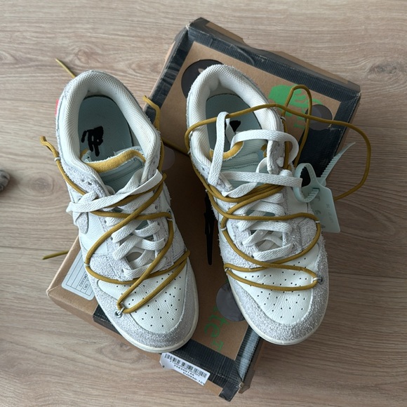 off white dunk lot 37